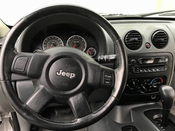 2006 JEEP LIBERTY - cars & trucks - by owner - vehicle automotive sale for sale in Ventura, CA – photo 4