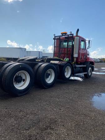 For Sale 1999 Mack CH600 / 3 Axles / Heavy Duty Truck for sale in Zion, IL – photo 6