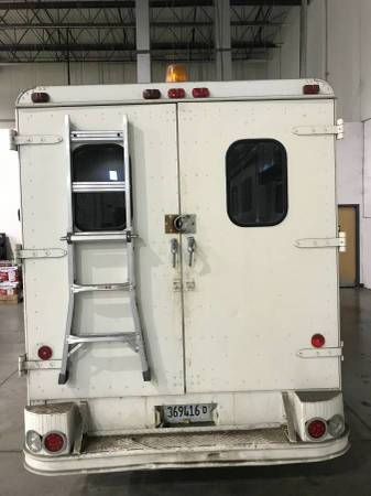 STEP VAN Grumman Aluminium body cargo Manual SBC Food Truck... for sale in Palatine, IL – photo 2