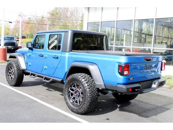 2020 Jeep Gladiator SPORT ONE OF A KIND MUST SEE ONLY 8, 840 MILES for sale in Salem, NH – photo 10