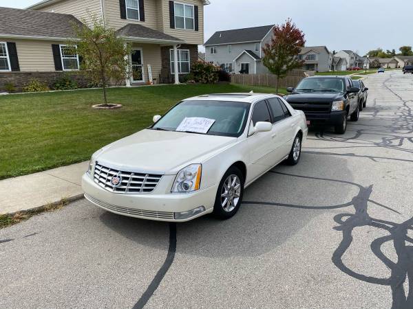 2011 Cadillac DTS Luxury Edition **reduced** - cars & trucks - by... for sale in Fort Wayne, IN – photo 2