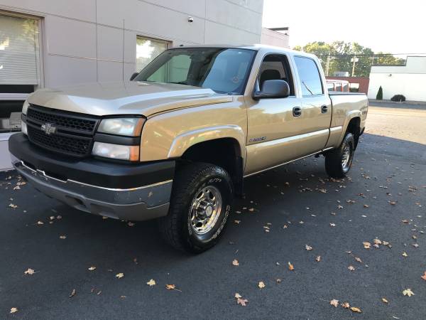 2005 CHEVROLET 2500 HD - cars & trucks - by owner - vehicle... for sale in Wallingford, CT – photo 2