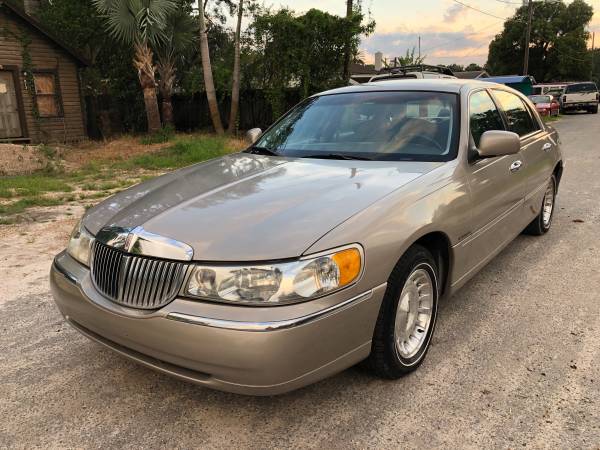 Lincoln Town Car 60K Excellent Shape for sale in TAMPA, FL – photo 3