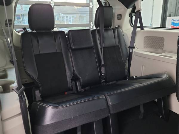 2019 Dodge Grand Caravan SXT- remote start, back up Camera! - cars &... for sale in Silvis, IA – photo 15