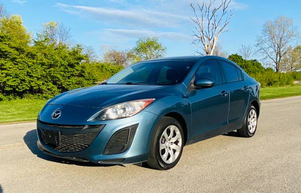 2010 Mazda 3I Sport - - by dealer - vehicle for sale in Columbus, OH – photo 2