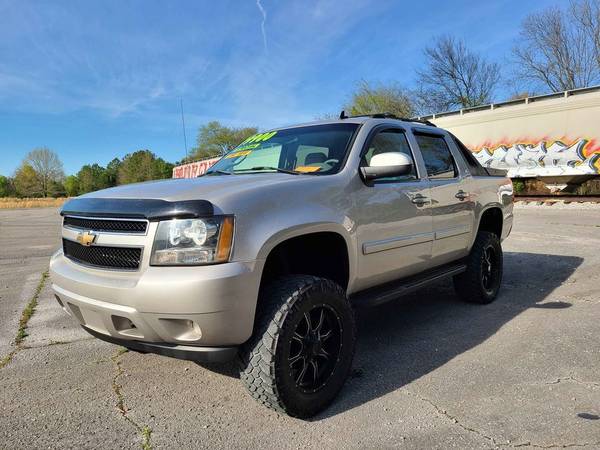 Lifted CHEVY AVALANCHE Only 100k miles - - by dealer for sale in Owens Cross Roads, AL – photo 2