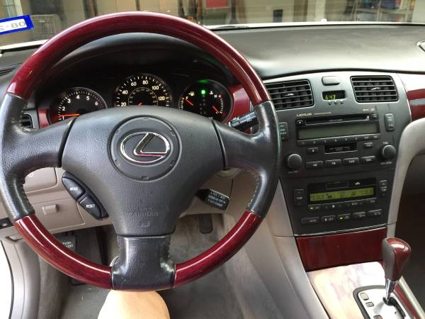SILVER 2004 Lexus ES330 interior and exterior good condition - $2950 ( for sale in Houston, TX – photo 18
