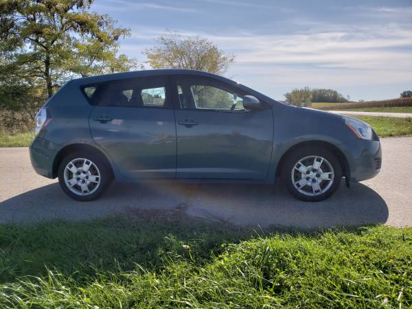 *** 2009 Pontiac Vibe 2.4 FWD *** VERY RARE COLOR !!! for sale in Deerfield, WI – photo 4