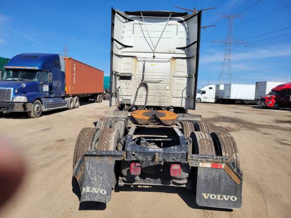 2016 Volvo vnl670 for sale in Plainfield, IL – photo 4