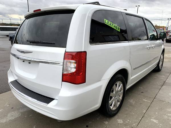 2014 Chrysler Town & Country 4dr Wgn Touring - cars & trucks - by... for sale in Chesaning, MI – photo 4