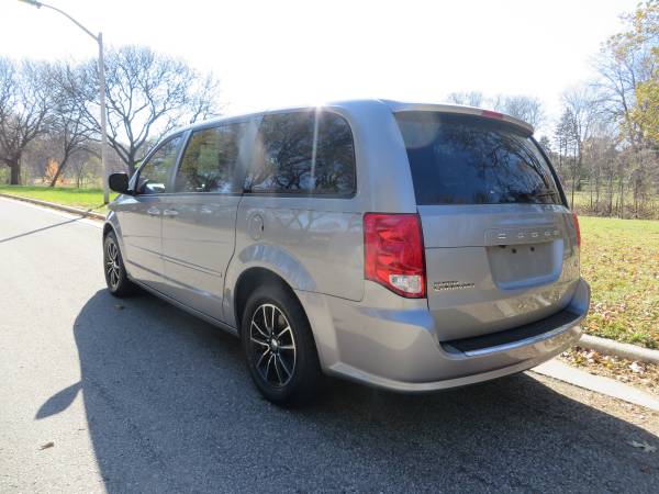 2015 Dodge Grand Caravan R/T-Leather! Stow 'N Go! Remote Start!... for sale in West Allis, WI – photo 3