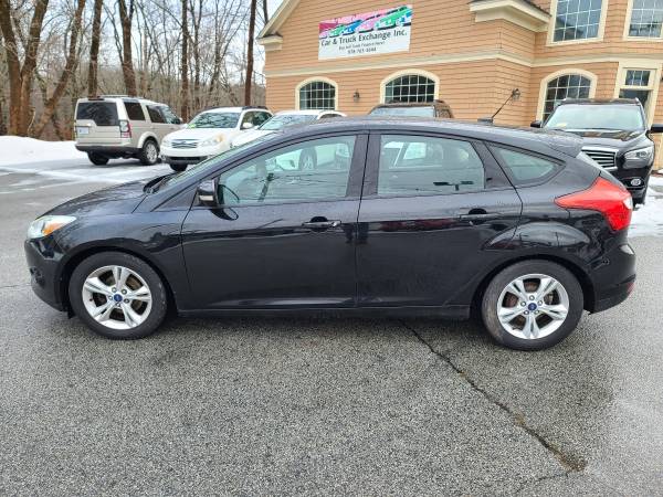 2014 Ford Focus 5 dr Hatchback SE with clean Carfax history report for sale in Rowley, MA – photo 6