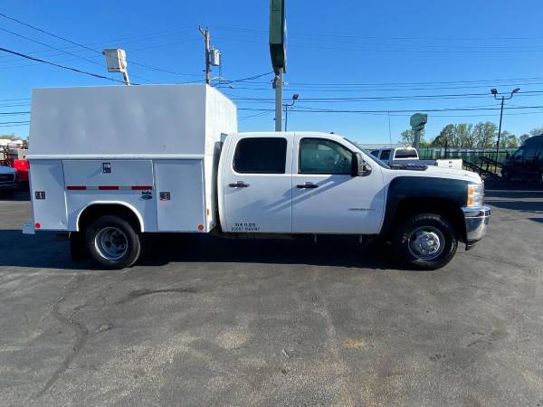 2011 Chevrolet Chevy Silverado 3500HD Work Truck 4x4 4dr Crew Cab LB for sale in Morrisville, PA – photo 4