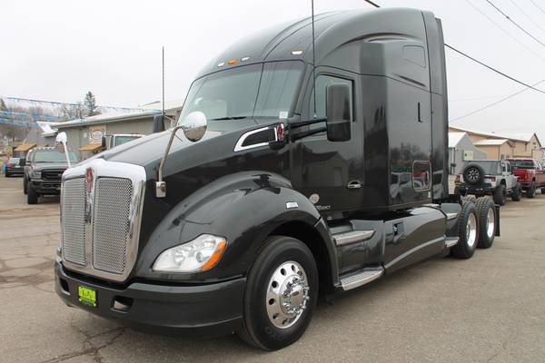 2015 KENWORTH T680 DOUBLE BUNK NEW TIRES AUTOMATIC NAV 455 HP PACCAR... for sale in WINDOM, ND – photo 8
