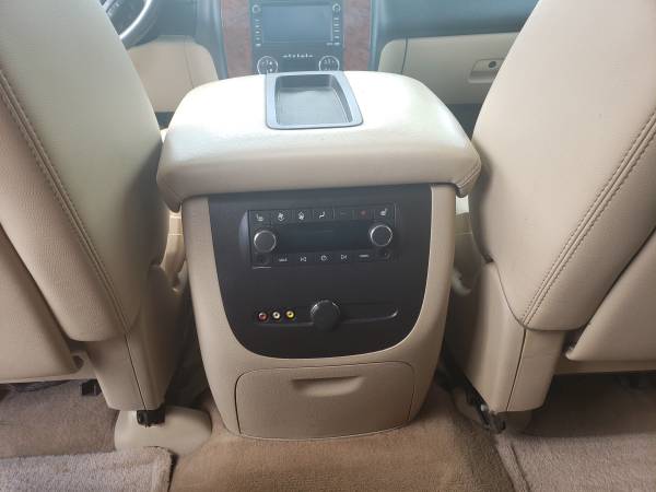 2008 Chevrolet Suburban LTZ 1500 4WD 6-Speed Automatic for sale in Kingston, MA – photo 9