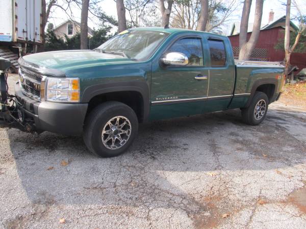 2011 chevy silverado extra cab,, plow - cars & trucks - by dealer -... for sale in Rutland, VT – photo 2