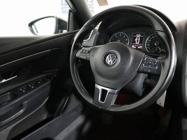 2010 Volkswagen Eos Komfort Edition EASY FINANCING!! for sale in Hillsboro, OR – photo 16