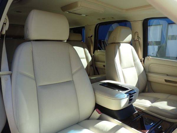 2008 Cadillac Escalade AWD - CARFAX ADVANTAGE DEALERSHIP! for sale in Mansfield Center, CT – photo 14