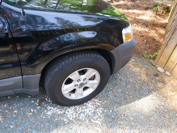 2007 Ford Escape XLT 4WD 3 0 V-6 for sale in Chapel hill, NC – photo 2