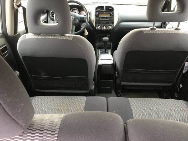 2005 Toyota RAV4 Base suv Silver - - by dealer for sale in Springfield, IL – photo 14