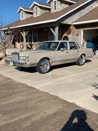 1987 and 1988 Lincoln Town Cars - cars & trucks - by owner - vehicle... for sale in Vinton, IA – photo 7