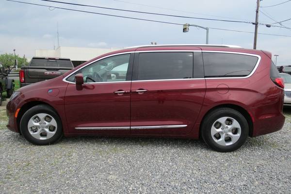 2018 Chrysler Pacifica Wagon Hybrid Touring L - - by for sale in Monroe, LA – photo 3