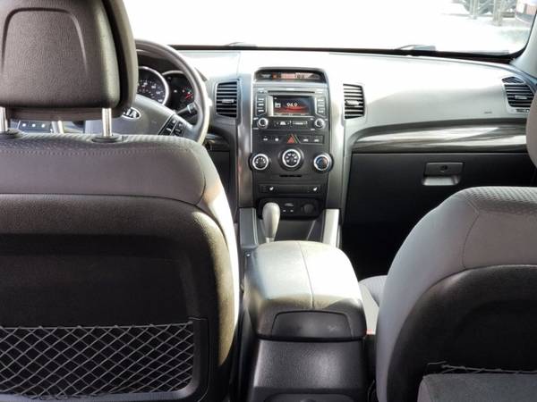 2013 KIA SORENTO LX with - cars & trucks - by dealer - vehicle... for sale in Winchester, MD – photo 17