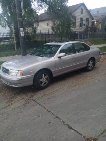 1999 Toyota Avalon Runs super great no lights on $2000 - cars &... for sale in milwaukee, WI – photo 6