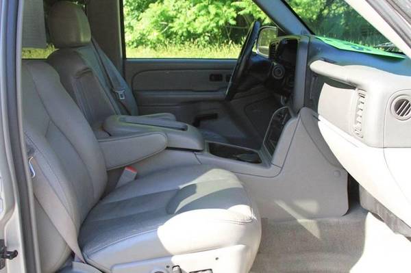 2004 CHEVROLET SUBURBALT 4X4 LOADED! SERVICE HISTORY! 3Rd Row Seating! for sale in Glenmont, NY – photo 10