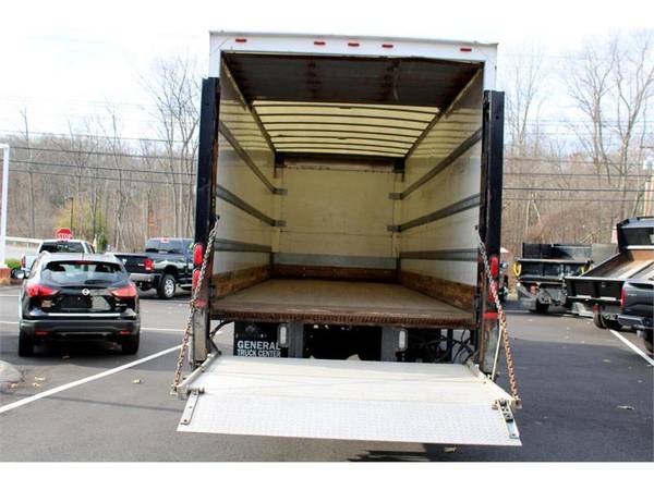 2012 Hino 258/268 UNDER CDL DIESEL BOX TRUCK WITH MAXON LIFT GATE !!... for sale in Salem, ME – photo 4