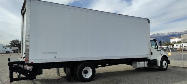 FREIGHTLINER 26ft Box truck Cummins diesel Auto DEF LIFTGATE 103 HI for sale in Other, CA – photo 4