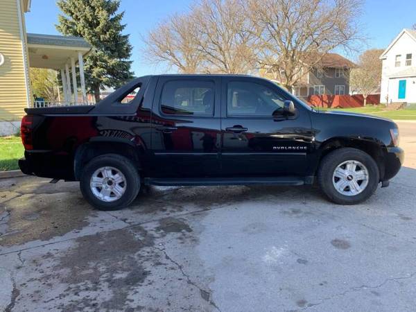 2008 Chevrolet Avalanche LT - - by dealer - vehicle for sale in HAMPTON, IA – photo 2