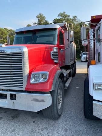 2015 FREIGHTLINER QUAD DUMP ONLY 232K MILES!!! for sale in Greensboro, NC – photo 2