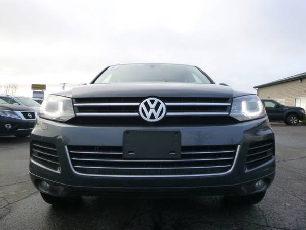 2012 Volkswagen Touareg TDI Sport w/Navigation for sale in Duluth, MN – photo 5
