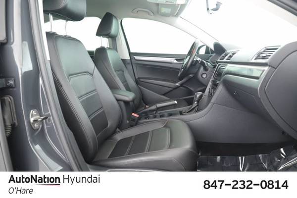 2017 Volkswagen Passat R-Line w/Comfort Pkg SKU:HC066611 Sedan -... for sale in Des Plaines, IL – photo 21
