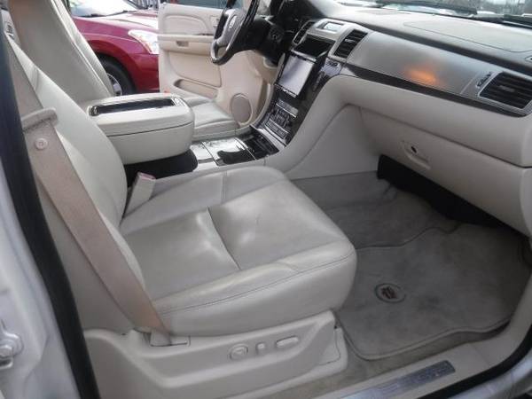 2007 Cadillac Escalade AWD 4dr - cars & trucks - by dealer - vehicle... for sale in Vestal, NY – photo 17