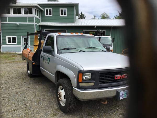 GMC dualy flatbed 4x4 - cars & trucks - by owner - vehicle... for sale in Warrenton, OR – photo 3