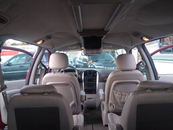 2007 Chrysler Town & Country Touring Limited DVD Auto Sliding $2995... for sale in Columbus, OH – photo 12