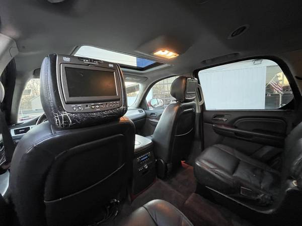 2009 Cadillac Escalade Luxury SUV 3rd Row Seats LOW MILES for sale in Saint Louis, MO – photo 15