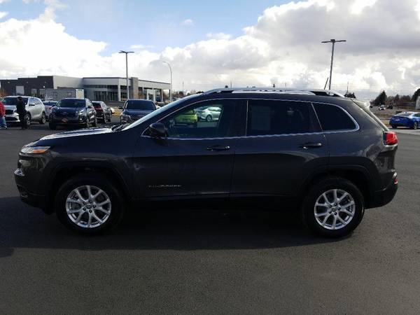 2017 Jeep Cherokee Latitude - - by dealer - vehicle for sale in Idaho Falls, ID – photo 9