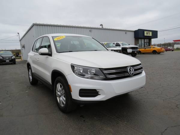 2012 Volkswagen Tiguan SE - - by dealer - vehicle for sale in Rockford, IL – photo 12