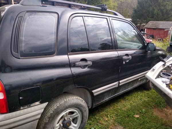 2000 Chevy tracker 4wd needs to go for sale in GREAT CACAPON, WV – photo 2