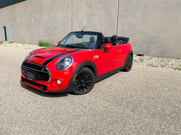 2019 Mini Cooper S - Convertible ! 6 -speed Manual - 5k mi ! NEW !! for sale in Madison, WI – photo 15