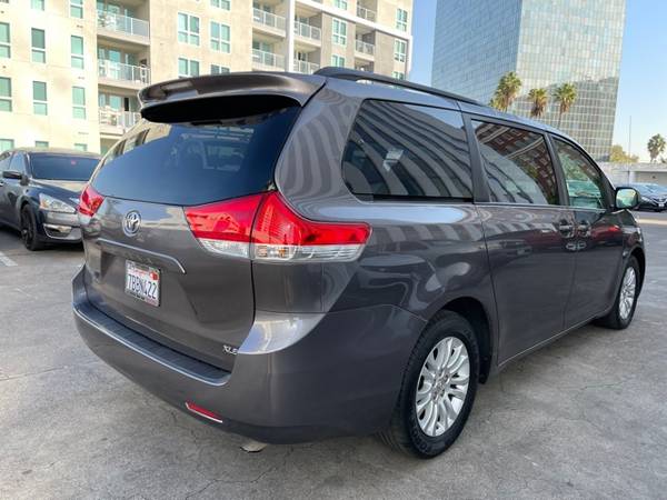2013 Toyota Sienna XLE ++ 1 owner ++ Clean title ++ No accident -... for sale in Los Angeles, CA – photo 4