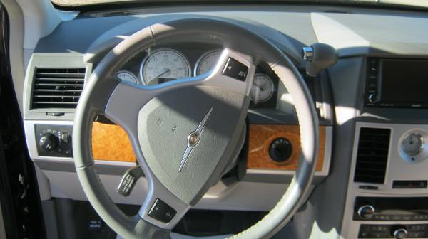 2010 CHRYSLER TOWN AND COUNTRY - cars & trucks - by dealer - vehicle... for sale in Grand Rapids, MI – photo 7