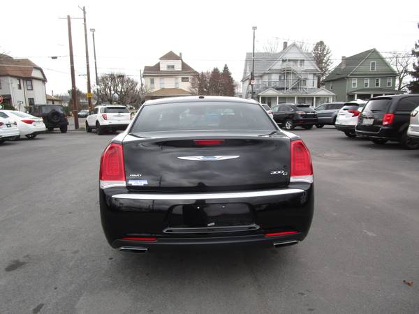 2016 CHRYSLER 300C PLATINUM - CLEAN CAR FAX - NAVIGATION - SUNROOF -... for sale in Moosic, PA – photo 17