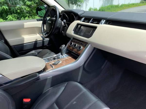 2014 Land Rover Range Rover Sport HSE - Low Miles ! We Finance ! for sale in Tyngsboro, MA – photo 2