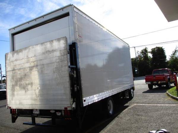 2019 Isuzu NRR 20 FOOT BOX TRUCK ** NRR W/ LIFTGATE - cars & trucks... for sale in south amboy, NC – photo 4