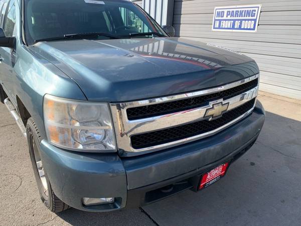 2007 Chevrolet Silverado 1500 LT1 4dr Extended Cab 4WD 5.8 ft. SB -... for sale in milwaukee, WI – photo 5
