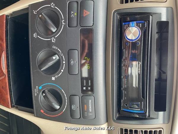 2008 Toyota Corolla LE 4-Speed Automatic - - by dealer for sale in Fort Atkinson, WI – photo 12